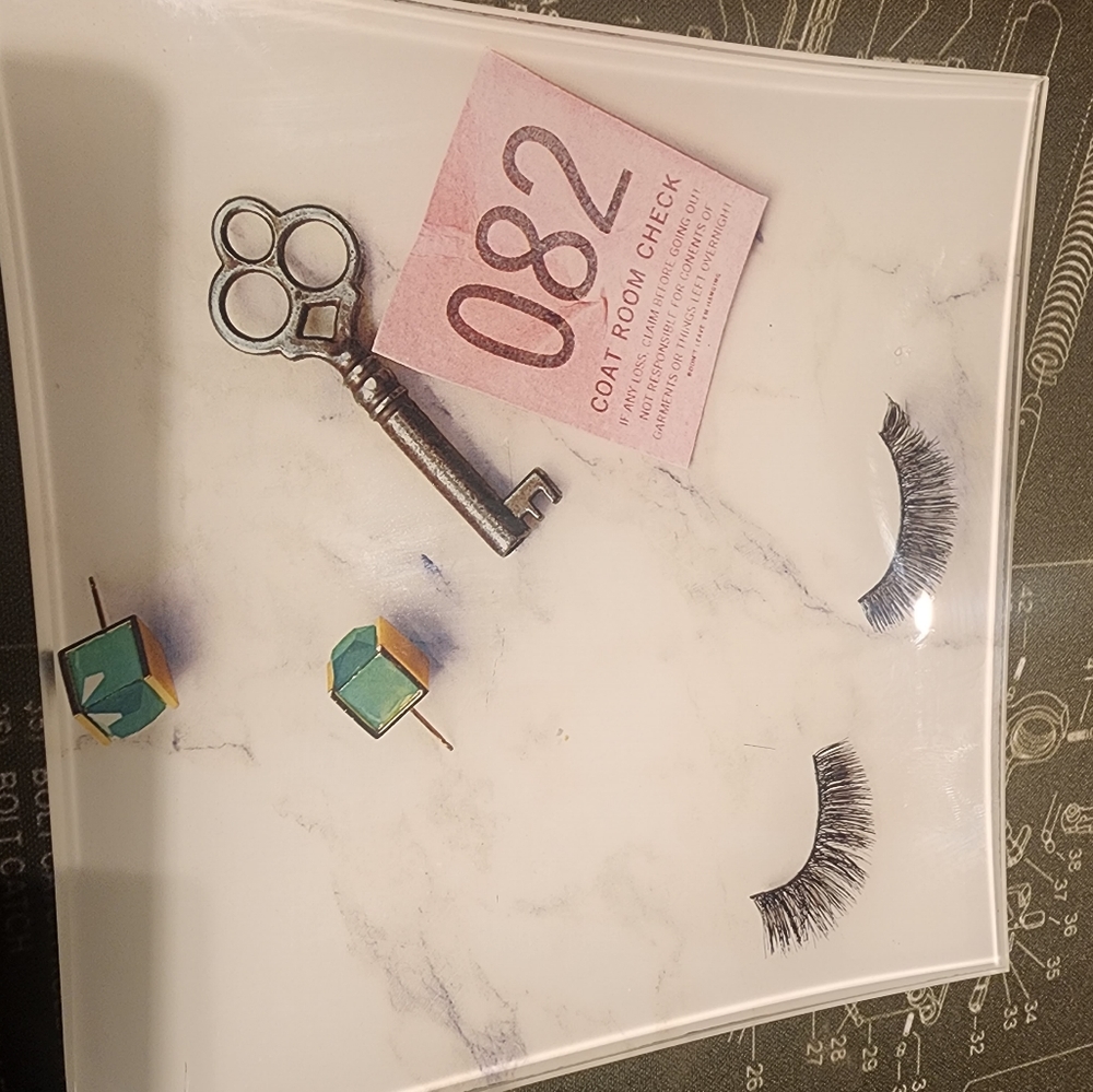 Kate Spade New York Lenox Snap Happy Eyelashes/Key Decorative Square Dish